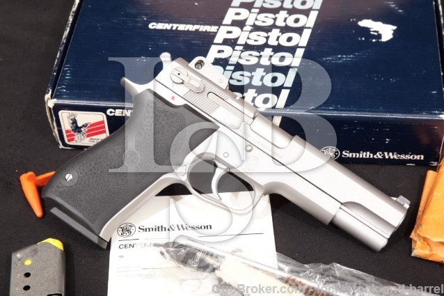 Smith & Wesson 1006 10mm Semi-Auto Pistol, 1990-91