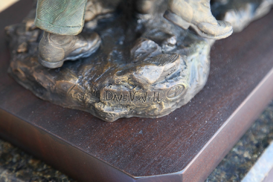 90 lb. Bronze Statue of the Iwo Jima Flag Raising by David Venell Signature