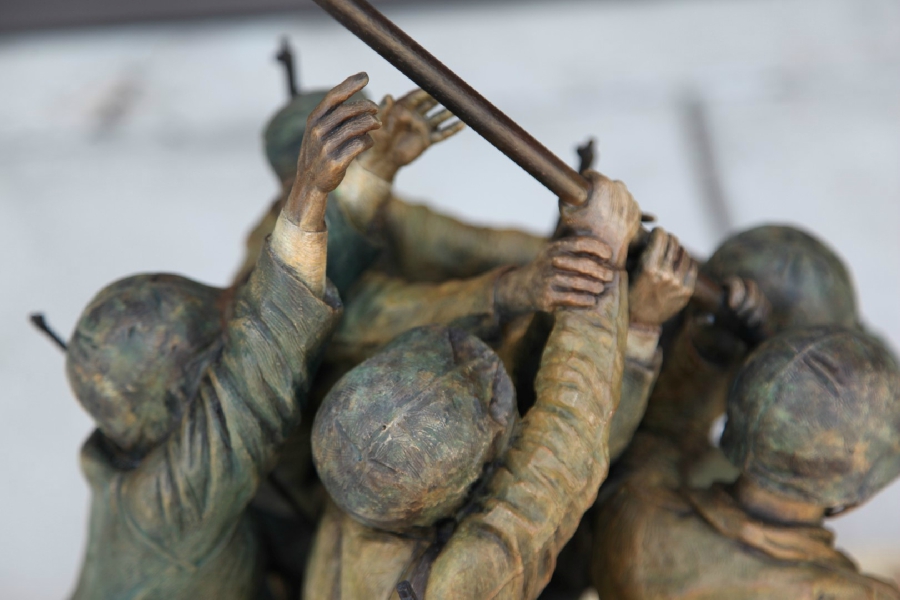 90 lb. Bronze Statue of the Iwo Jima Flag Raising by David Venell