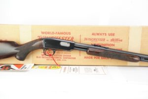 WINCHESTER MODEL 61 DELUXE SPECIAL .22 SHORT PUMP ACTION RIFLE & BOX