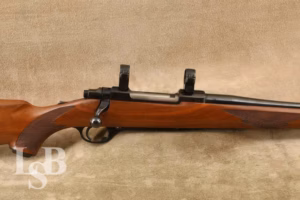 Ruger M77 .257 Roberts 22" Bolt Action Hunting Rifle & Scope Rings MFD 1989