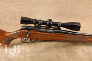 Weatherby Mark V Deluxe .270 Wby. Mag 24" Bolt Action Rifle & Leupold Scope